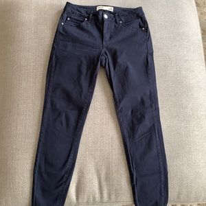✨GARAGE MID-RISE BLUE SKINNY JEANS SIZE US 05